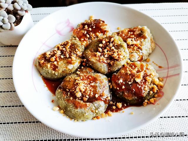 干的糯米白糍粑怎么吃，白糍粑的吃法（艾叶糍粑新吃法）