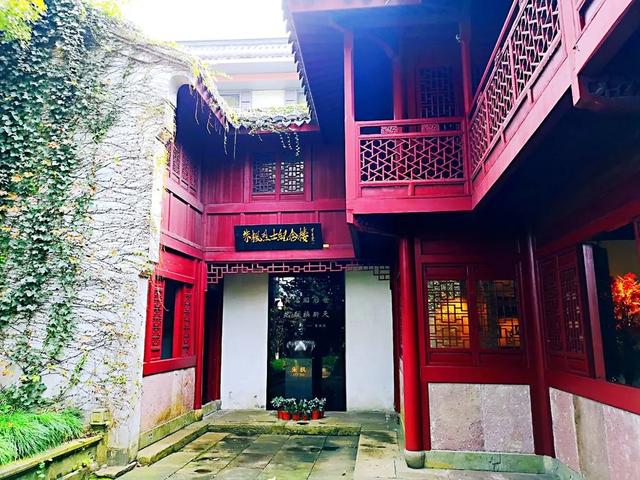 余则成的原型是谁，余则成历史原型是谁（45年后终回大陆）