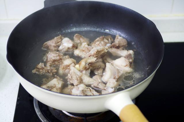 羊肉炖白菜的做法，如何做白菜炖羊肉（学会这样做羊肉炖白菜）