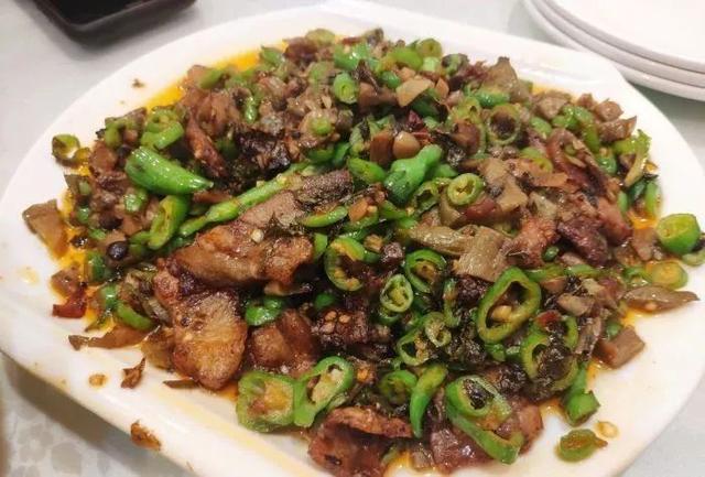 四川茄饼的做法，川菜茄饼的做法大全（成都不辣的美食，来了）