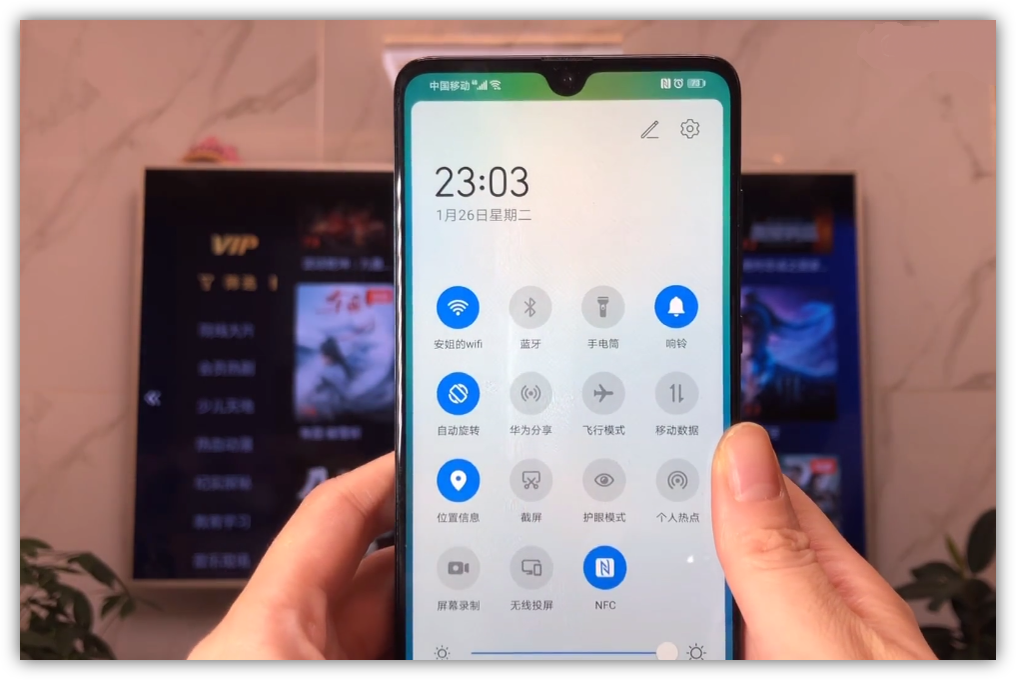 手机与电视连接(电视与wifi怎么连接)