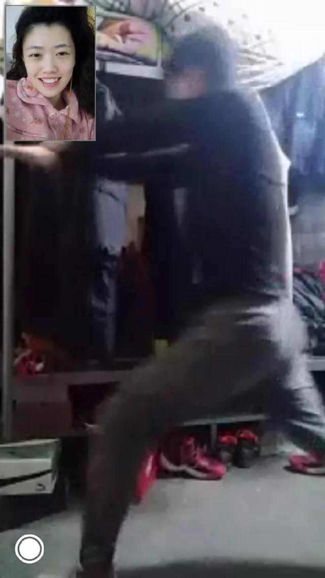 激光雨是什么梗，激光雨歌词什么意思（他竟然给我表演这个...）