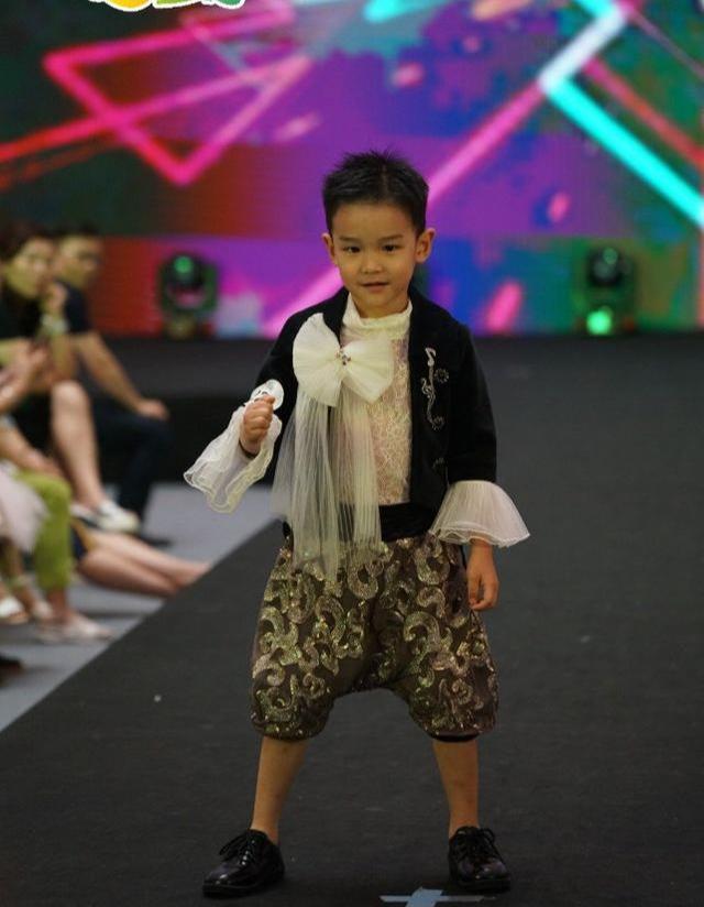 少年包青天何中华演过谁，从一代大侠到“渣爹专业户”