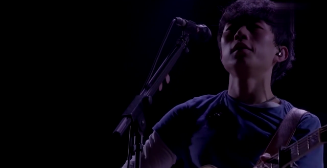 赵雷 - 南方姑娘 ，弹唱版歌词是什么（疲惫的生活需要一个温柔的梦和一个很爱的人）