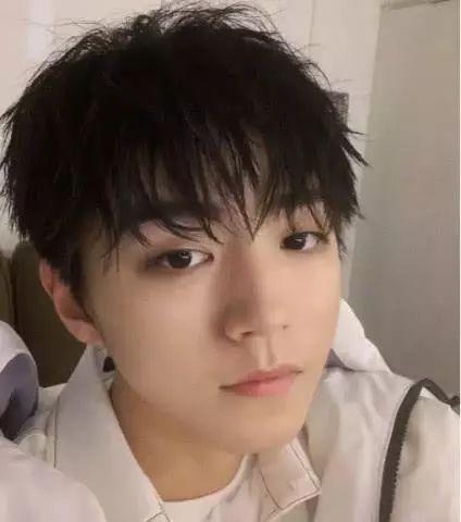 渣男锡纸烫发型图片男，渣男锡纸烫（火遍全网的“渣男锡纸烫”）