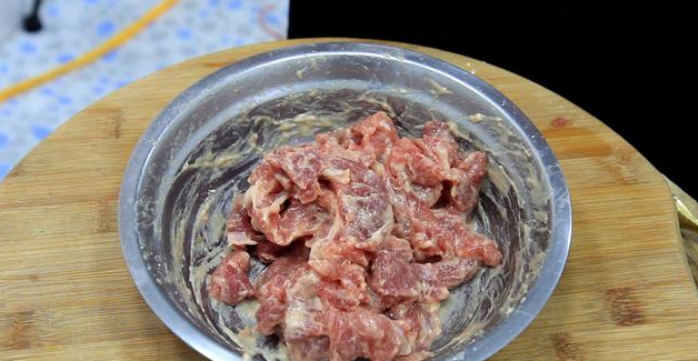 孜然牛肉的做法，孜然牛肉做法详细步骤（正宗内蒙人都知道的孜然牛肉家常做法）
