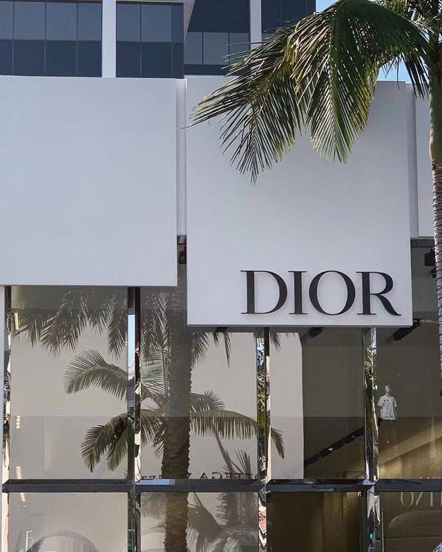 朋友圈封面图，朋友圈封面图片高清（朋友圈背景图封面图）