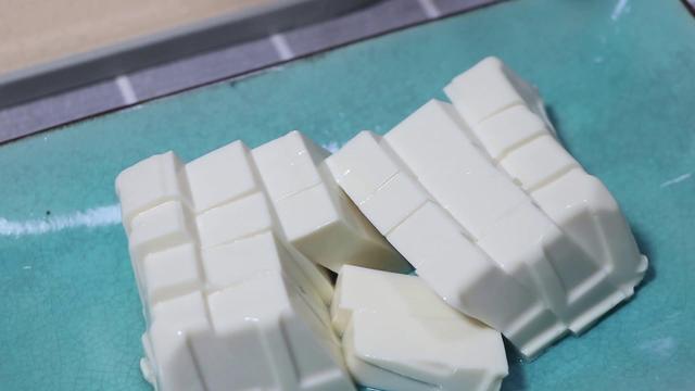 小葱拌豆腐的常见做法，教你小葱拌豆腐最正宗的做法