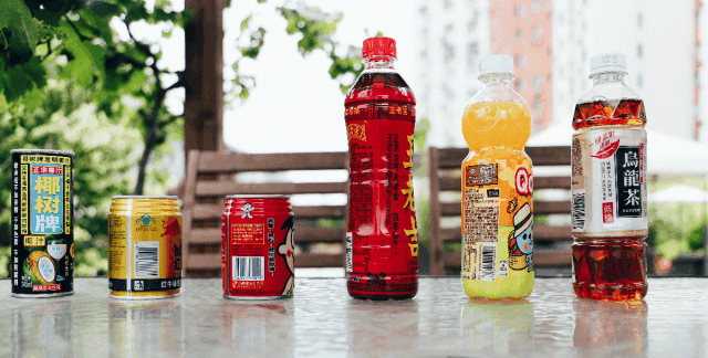 野格什么味道，百威加野格什么味道（人间不值得，教你喝野格）