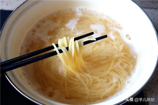 番茄意大利面的做法，番茄意大利面最简单好吃的做法（手把手教你做番茄意大利面）