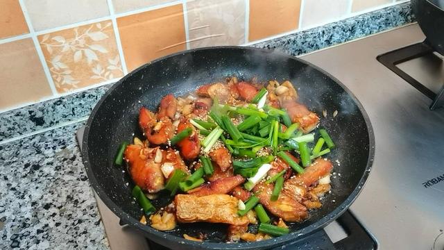 湖北糍粑鱼的做法，湖北的糍粑鱼是怎么做的（学会了轻松做给家人吃）