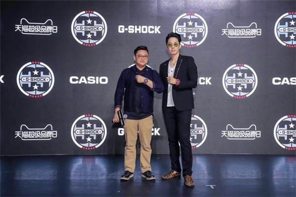 f4演的电视剧，流星花园f4成员名字（有人任由豪宅变废墟）