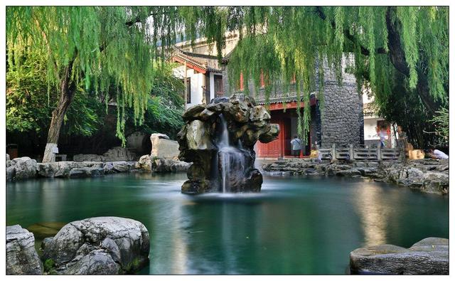 昆明的海拔高度是多少，昆明海拔高度是多少米（记住这两点就能得满分）