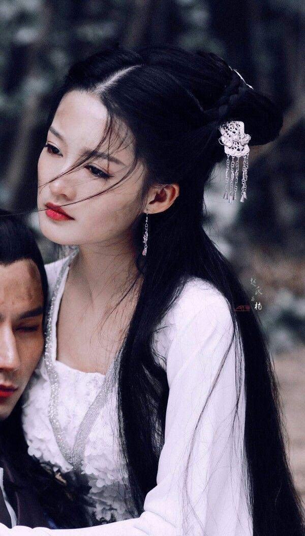 李沁和孙怡的对比照，李沁孙怡迷之撞脸（孙怡和李沁的长相区别到底在哪）