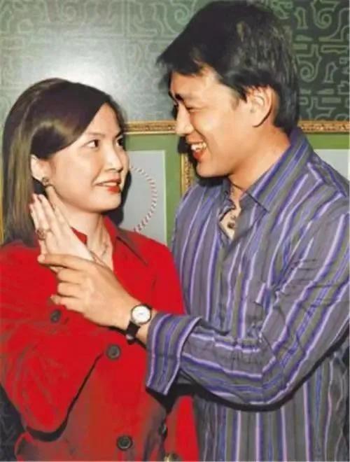 王耀庆老婆的资料，王耀庆妻子（娶了青梅竹马的“房东太太”）