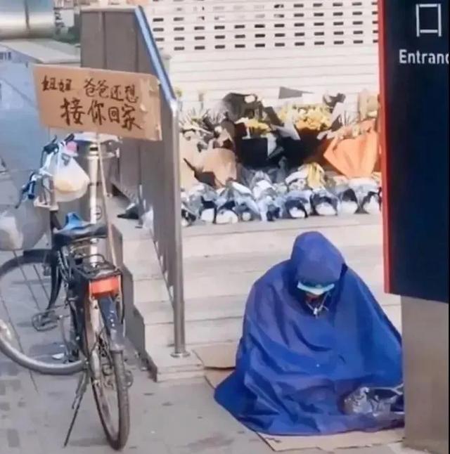 谢大脚于月仙去世了，50岁“谢大脚”突发意外去世
