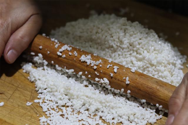 老式蒸肉的家常做法，最简单的蒸五花肉（老母亲做了30年的粉蒸肉）