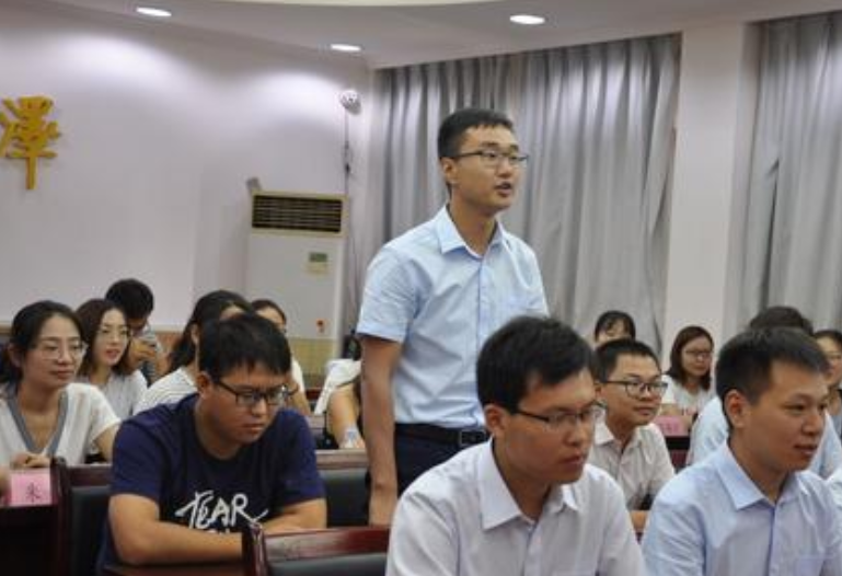 选调生必须是党员吗(家里没关系千万别考公务员)