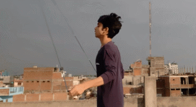 跳绳2000个消耗多少卡路里，跳绳消耗多少卡路里（外国小伙每天跳绳2000下）