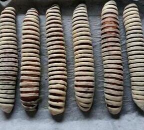 圖片[8]-【豆沙毛毛蟲面包】做法步驟圖 面包皮薄餡足 特別的香甜好吃-起舞食譜網(wǎng)