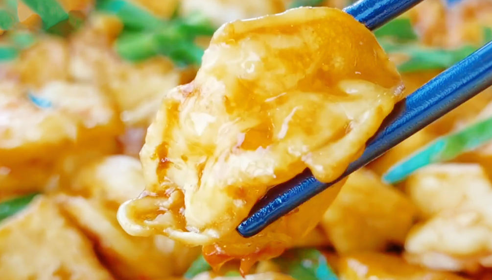 【大蝦豆腐煲】做法步驟圖 鮮嫩入味 小孩常吃身體長得壯-起舞食譜網