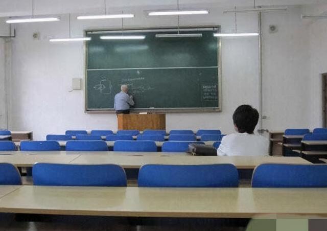 挂科补考过了算挂科吗，补考过了算挂科吗（大学“挂科”和“重修”）