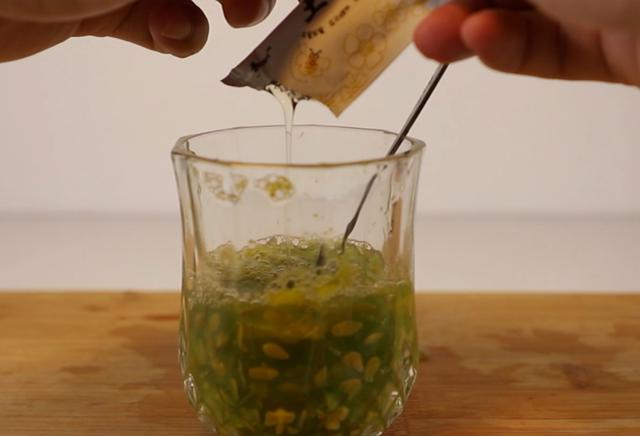 火参果怎么吃好吃，火参果怎么吃什么味道（爆红灭霸果<火参果>）