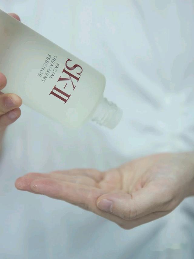 雅诗兰黛红石榴系列，雅诗兰黛红石榴系列适合什么肤质（敏感皮别用粉水）