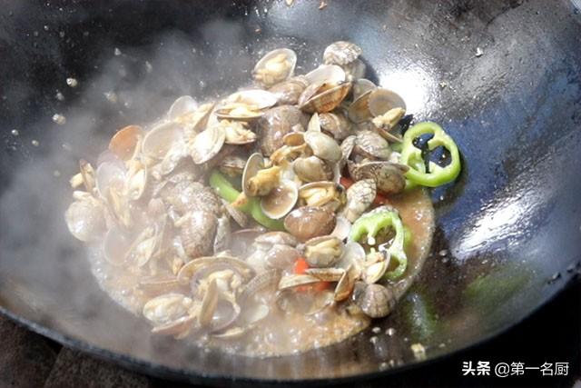 蒜泥花甲的做法步骤，蒜泥花甲的做法（原来诀窍这么简单）