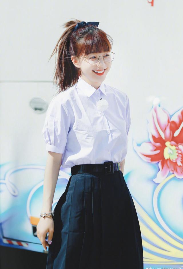 火箭少女全员泰国校服，可爱小学妹，高冷女神你pick哪一个?