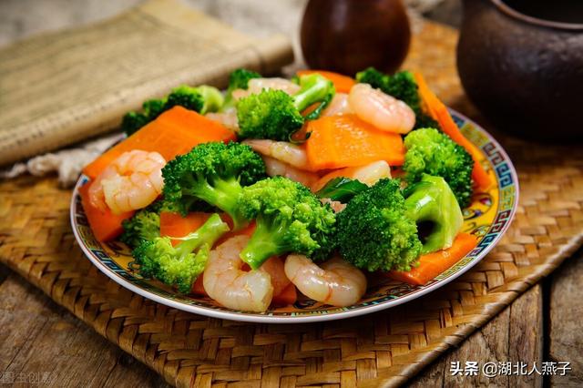 秋天吃什么，秋天吃什么水果最佳（秋天要吃6种传统食物）