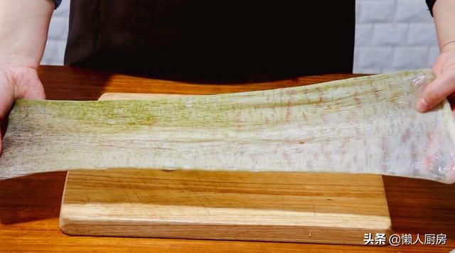 象拔蚌是什么，象拔蚌是什么梗?真正的象拔蚌好吃吗（配上春天的韭菜和豆芽）