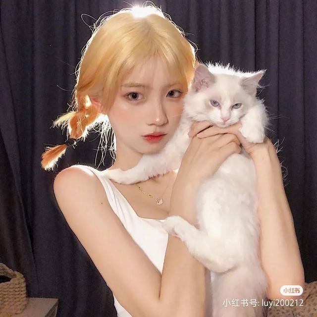 什么颜色头发好看，皮肤白染什么颜色头发好看（不染后悔的6款神仙发色）