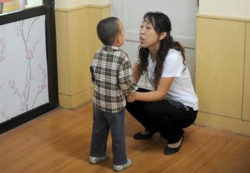 钢琴考级年龄对照表，孩子学钢琴的佳年龄是几岁（孩子学钢琴有无天赋、多大学好）