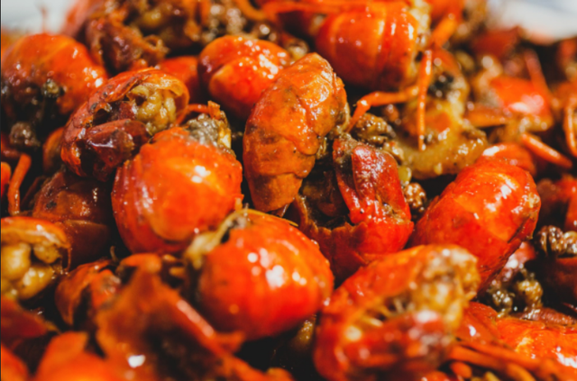 小龙虾哪里可以吃，小龙虾哪些部位可以吃（中国人吃小龙虾地图）