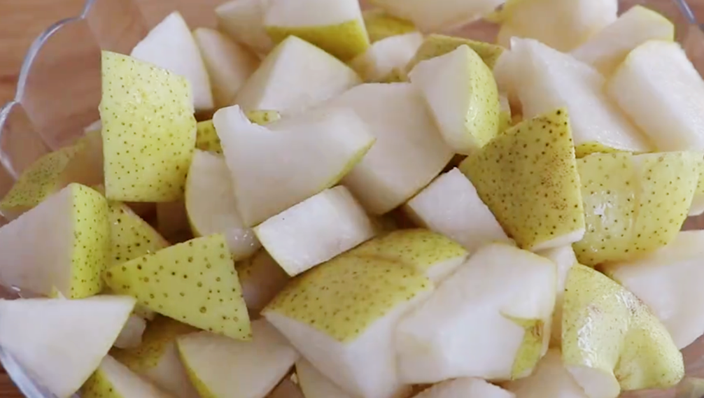 图片[2]-【牛奶雪梨糕】做法步骤图 Q弹嫩滑 常吃对喉咙好-起舞食谱网