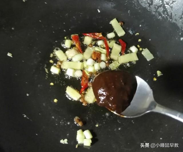 怎样做美味的毛豆香干炒火腿，豆干火腿的做法大全窍门（炒毛豆米时不要忽略这一步）