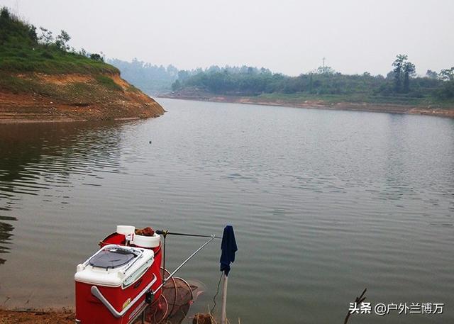 水库钓鱼的方法和技巧，水库钓鱼的方法和技巧视频（水库钓鱼掌握这些心得）