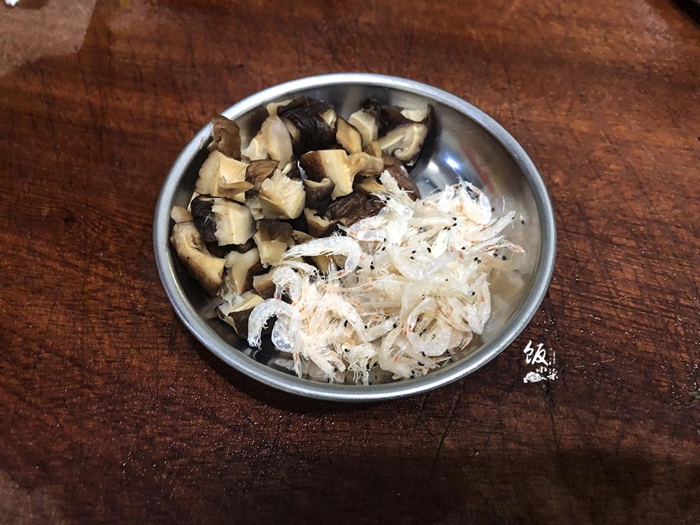 怎样做美味的香菇青菜豆腐汤，青菜香菇豆腐汤怎么做（为啥饭店做的青菜豆腐汤都那么好喝）