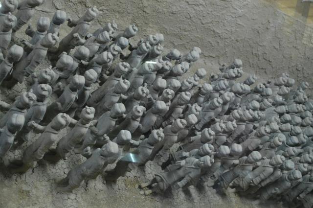 汉兵马俑在哪，兵马俑,在哪里（江苏徐州也有兵马俑）