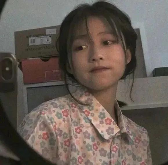 夸人好看的彩虹屁，夸人的彩虹屁有哪些（朋友圈夸人的彩虹屁~<女生>）