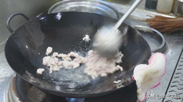干锅杏鲍菇的做法，干锅杏鲍菇的家常做法（大厨教你做干锅杏鲍菇）