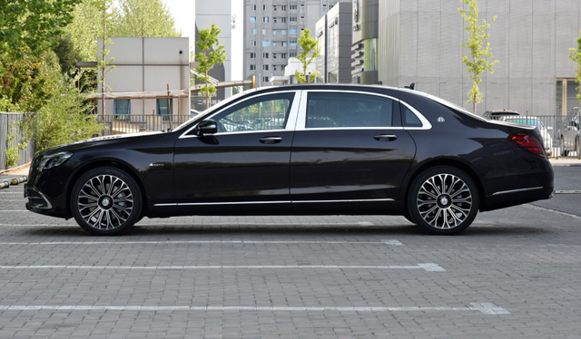 奔驰c和e的区别，奔驰c系和e系的区别（一招教你认出奔驰是什么级别）