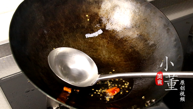 豆干炒韭菜怎么做好吃，豆干炒韭菜怎么做好吃又简单（5分钟就学会）