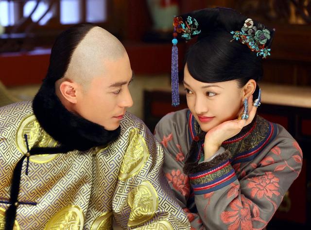 孝庄对董鄂妃鞭尸，孝庄对董鄂妃鞭尸是真的吗（顺治皇帝与董鄂妃：这不是爱）