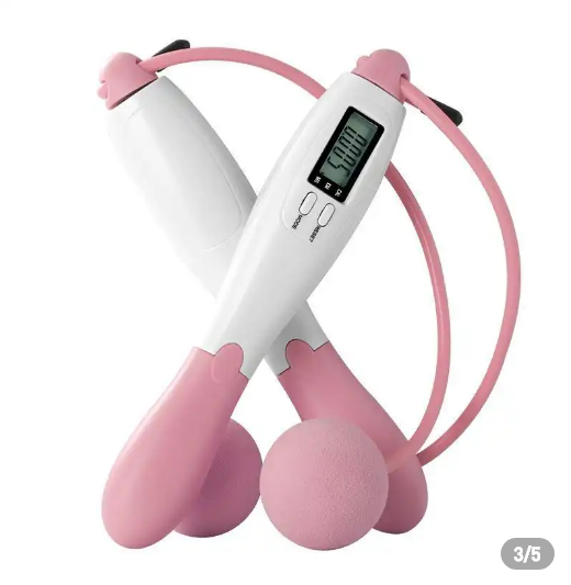 跳绳2000个消耗多少卡路里，跳绳消耗多少卡路里（外国小伙每天跳绳2000下）