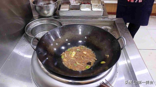 白菜炒粉条的做法最正宗的做法，大白菜炒粉条这么做