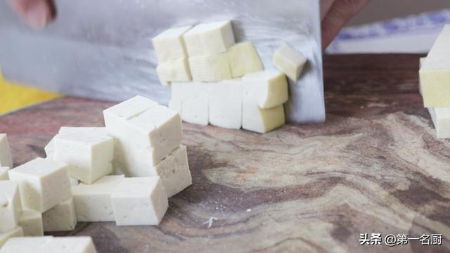 小葱炒豆腐的做法，小葱炒豆腐怎么炒（这才是“小葱拌豆腐”的家常做法）