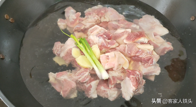 羊肉汤的做法大全，想要好喝别乱加料（羊肉汤的家常做法视频）