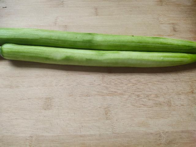 丝瓜怎么切，丝瓜怎么切条状（切片还是切块）